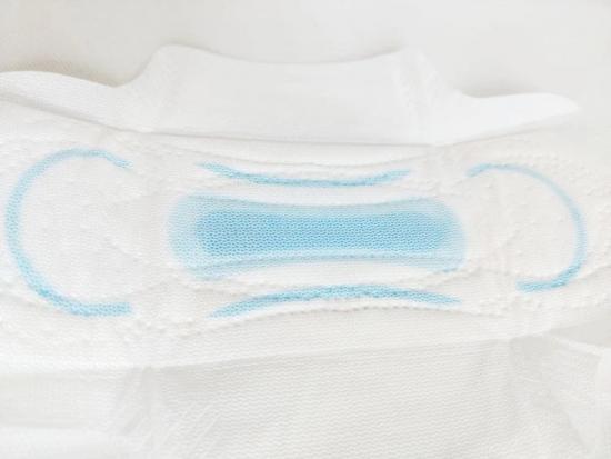 toallas sanitarias de las señoras de la etiqueta privada